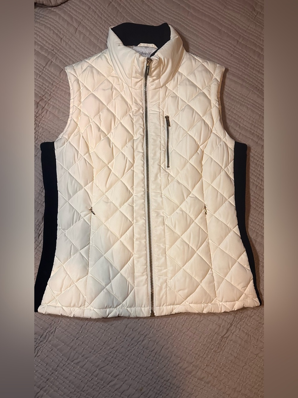 Calvin Klein Ivory Quilted Zip-Front Vest with Black Side Panels size M ( womens